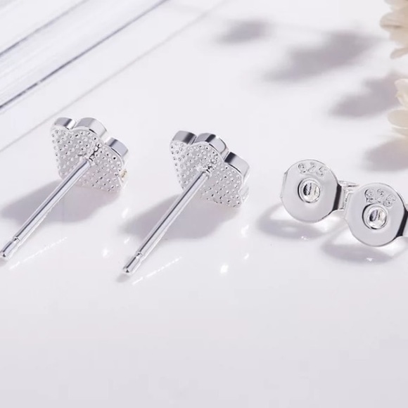 ❤️Insta dog love small sterling silver earrings - Picture 4 of 6